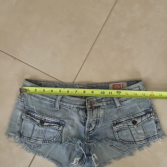 Jean Shorts Low Waist Cheeky - Picture 6 of 7